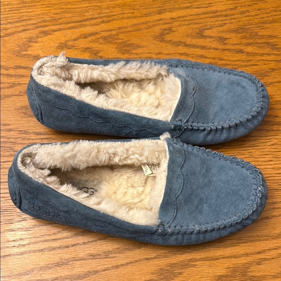 UGG Blue Suede Moccasins with Plush Lining - Picture 2 of 4